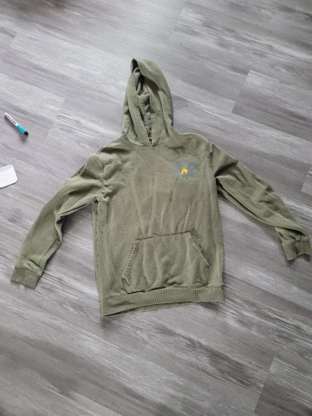 Kids green Cat & Jack hoodie sweatshirt with sun and mountains - size XL (14)
